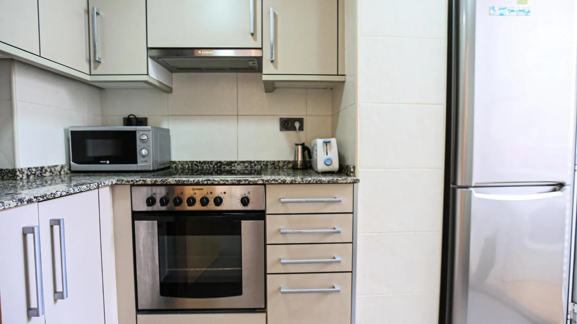 Ciutadella Atico - Only Families Apartment Cambrils