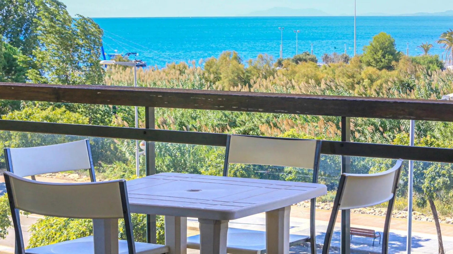 Ciutadella Atico - Only Families Apartment Cambrils