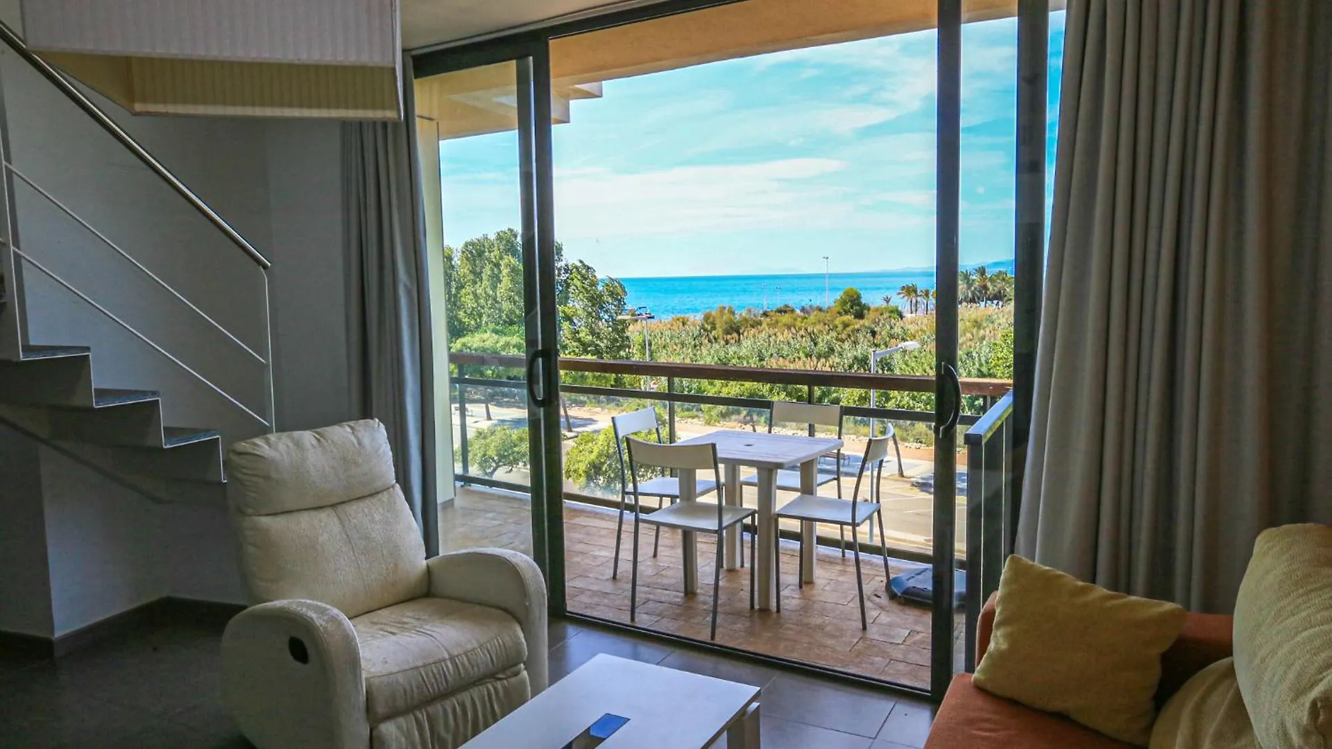 Ciutadella Atico - Only Families Apartment Cambrils Spain