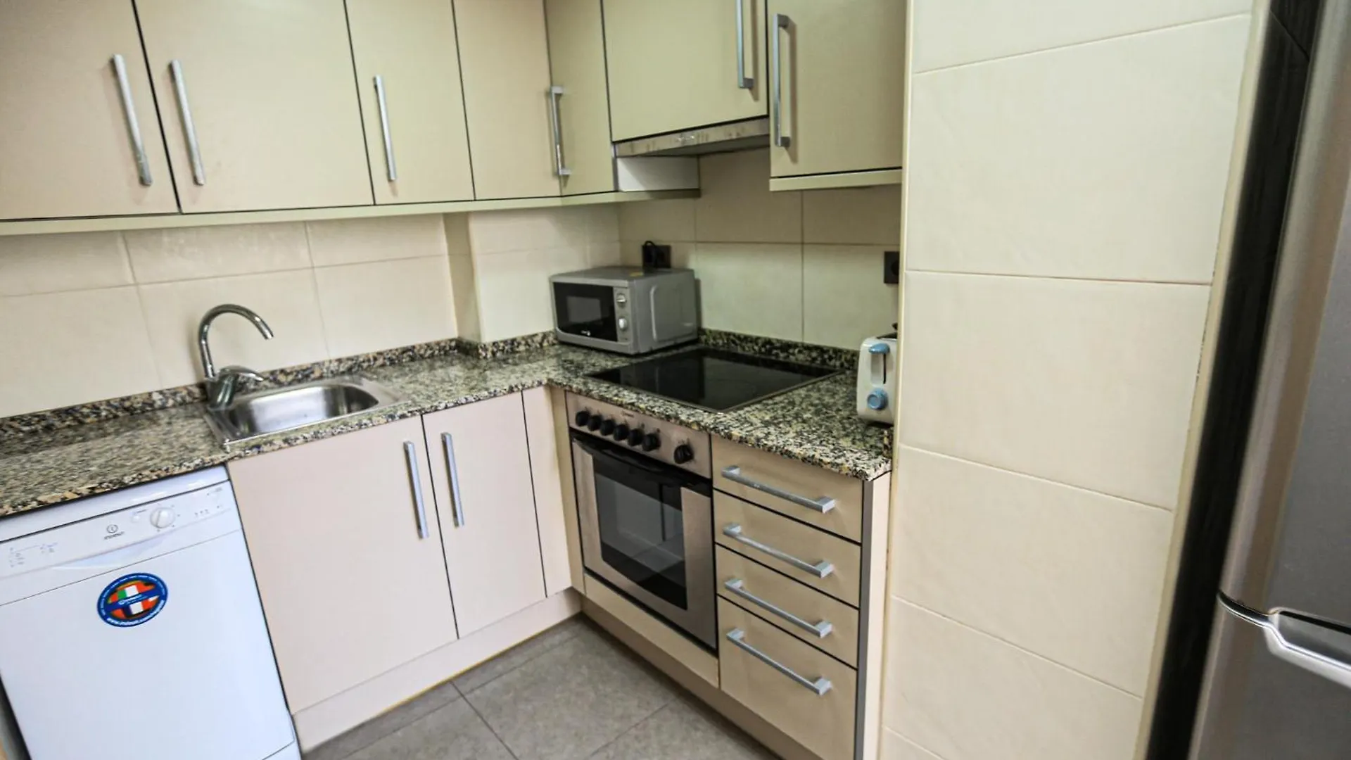 Ciutadella Atico - Only Families Apartment Cambrils
