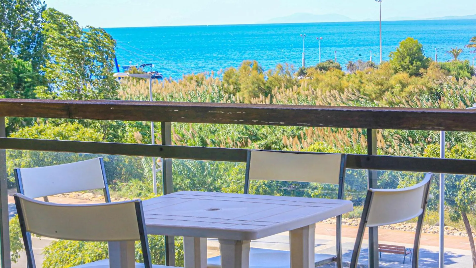 Ciutadella Atico - Only Families Apartment Cambrils