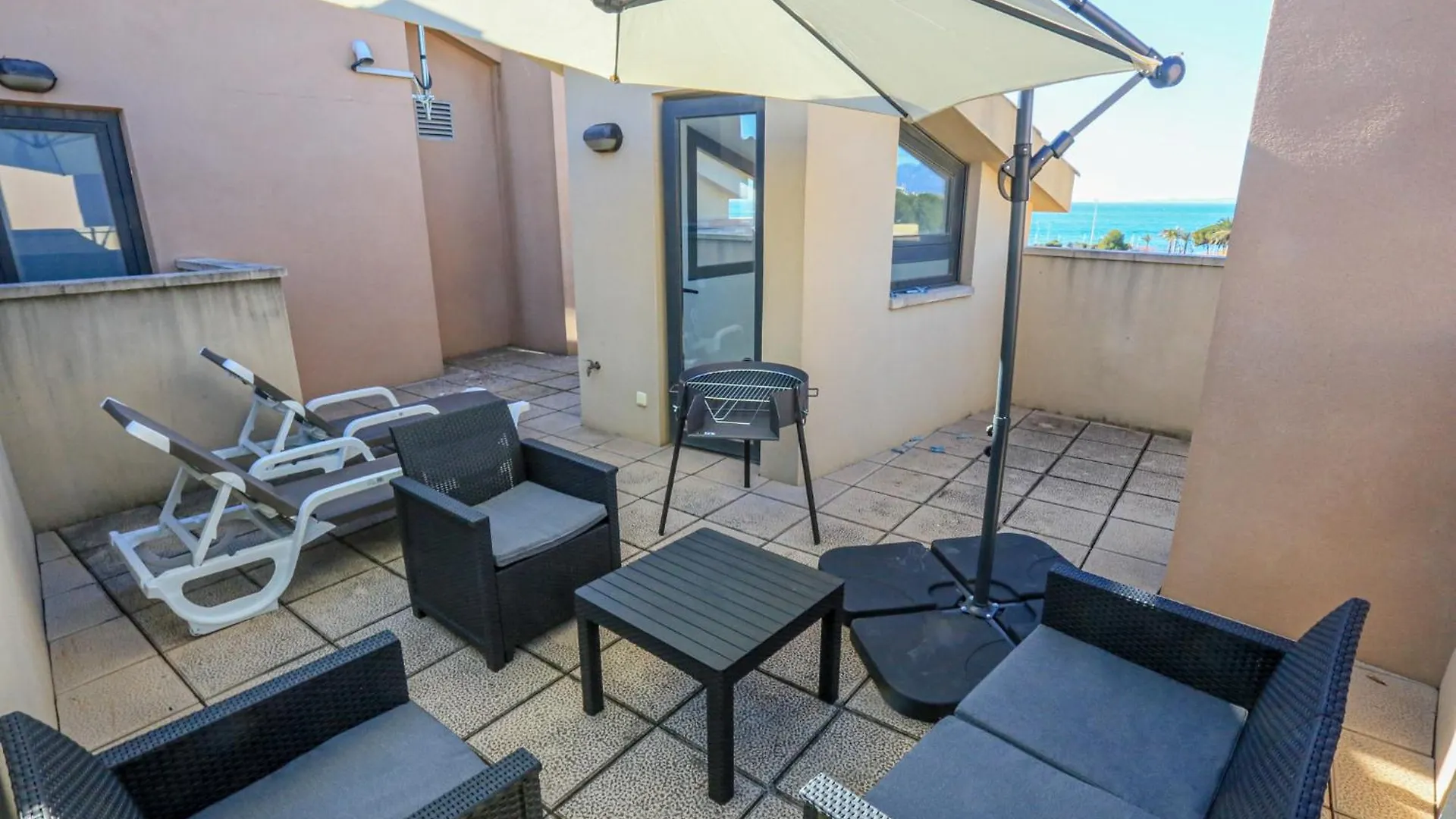 Ciutadella Atico - Only Families Apartment Cambrils